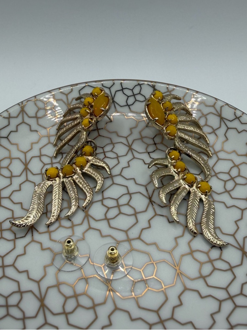 Kendra Scott Jill Gold Vintage Earrings in Yellow Onyx & Magnesite - Picture 7 of 12